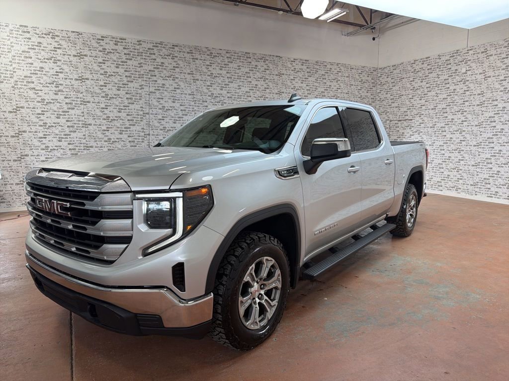 Used 2022 GMC Sierra 1500 SLE image 3