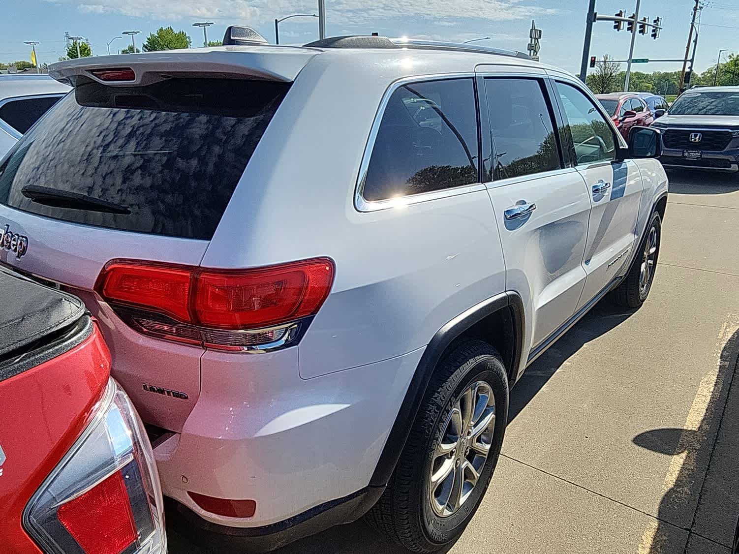 Used 2015 Jeep Grand Cherokee Limited AWD/4WD image 5