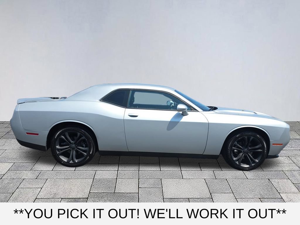 Used 2022 Dodge Challenger SXT RWD image 8