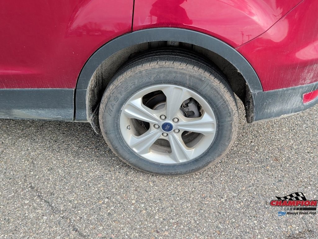 Used 2016 Ford Escape SE w/ Equipment Group 201A image 9