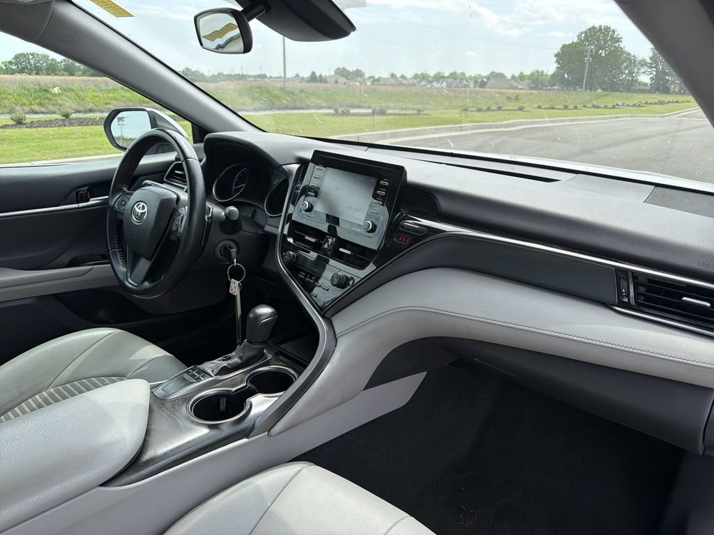 Used 2023 Toyota Camry SE FWD image 14