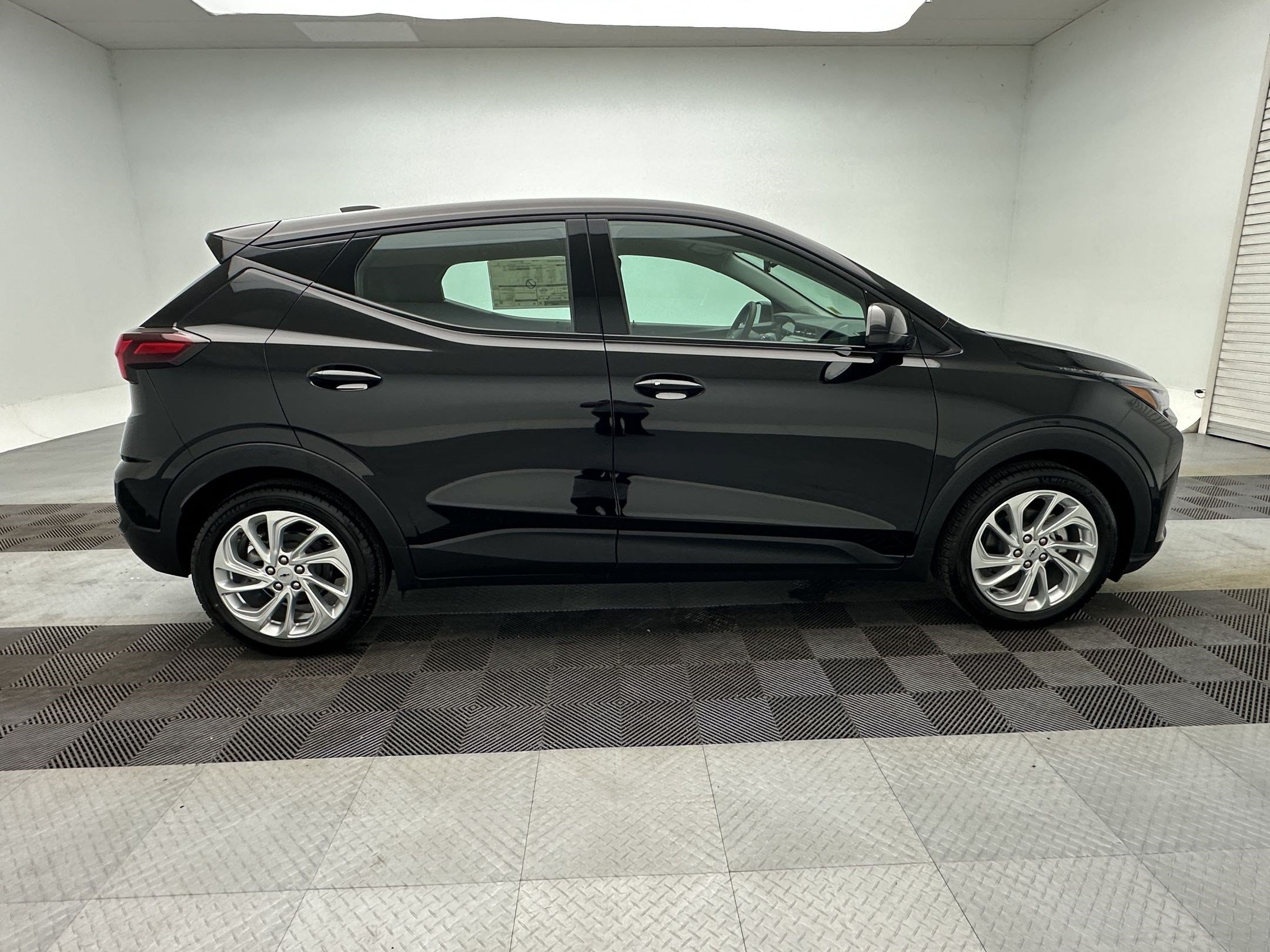 New 2027 Chevrolet Bolt LT w/ Comfort Package FWD image 8