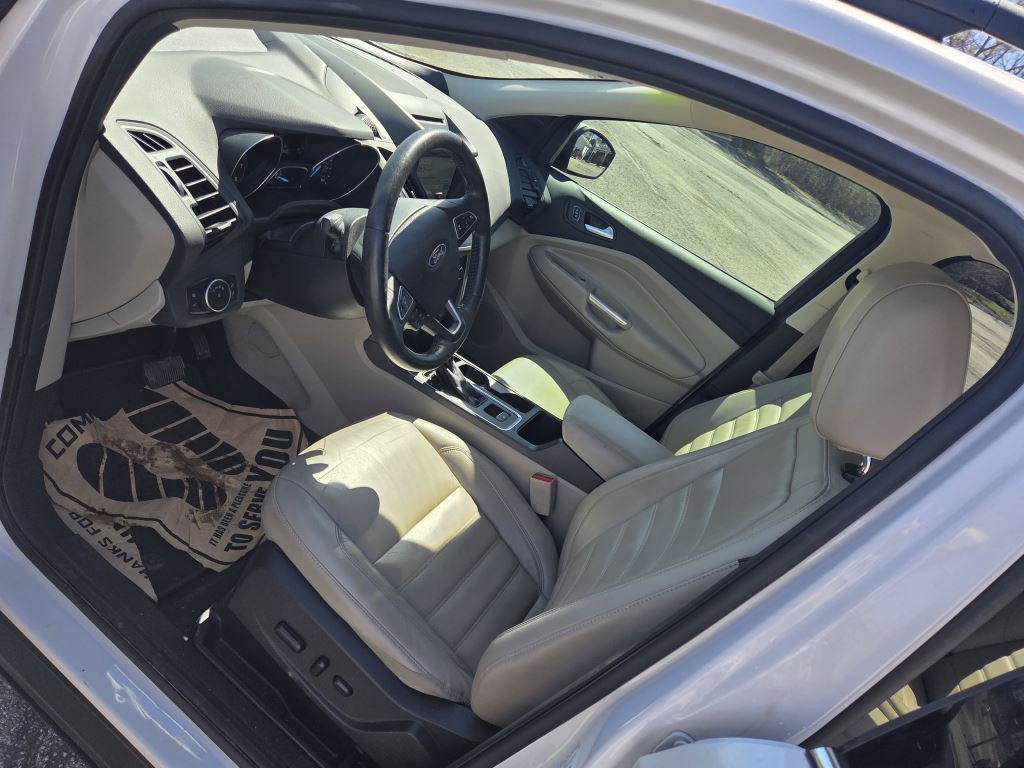 Used 2017 Ford Escape SE w/ SE Leather Comfort Package image 7
