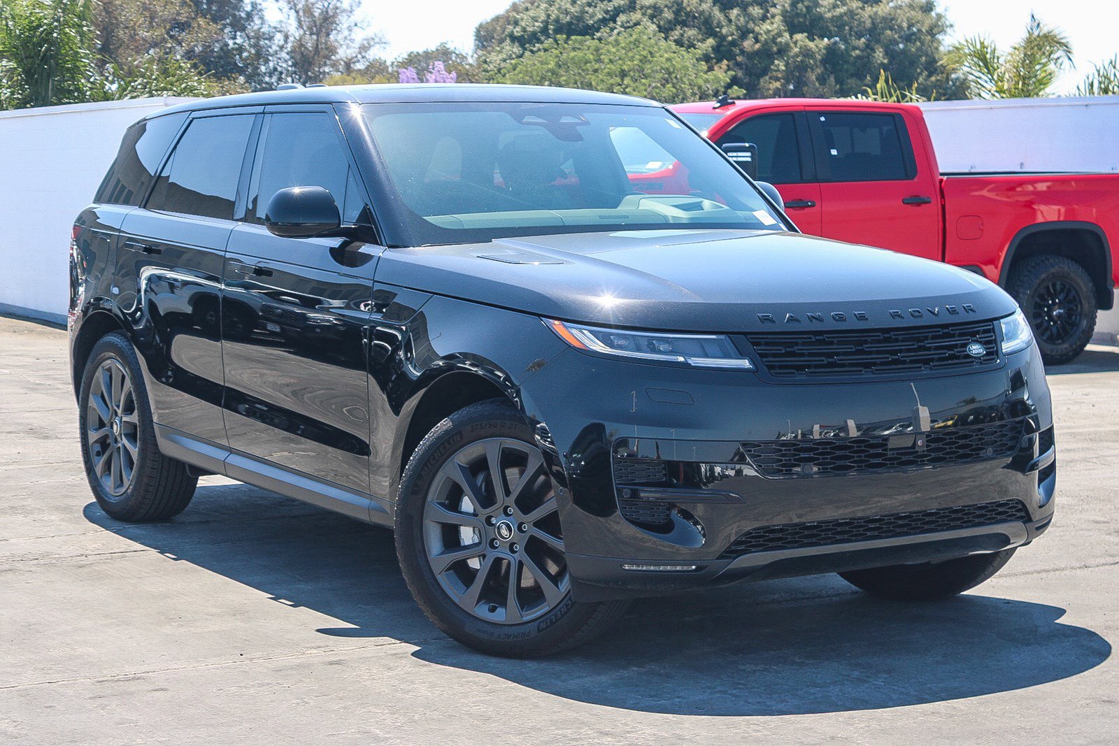 Used 2024 Land Rover Range Rover Sport SE AWD/4WD image 1