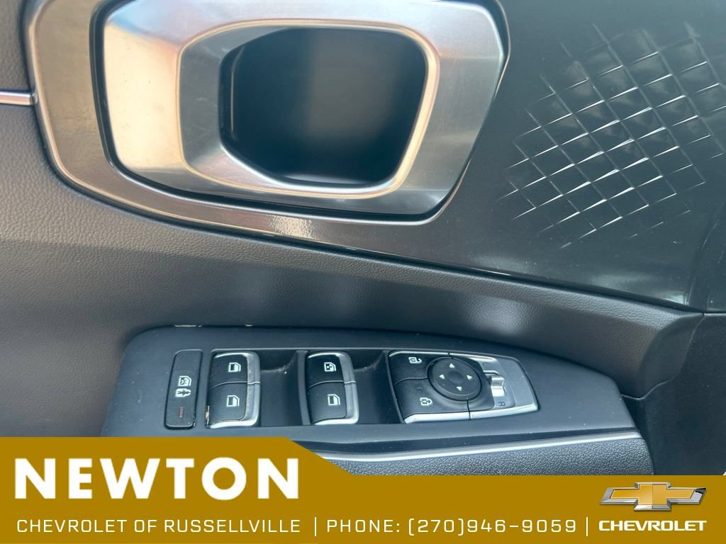 Used 2023 Kia Sorento LX FWD image 8