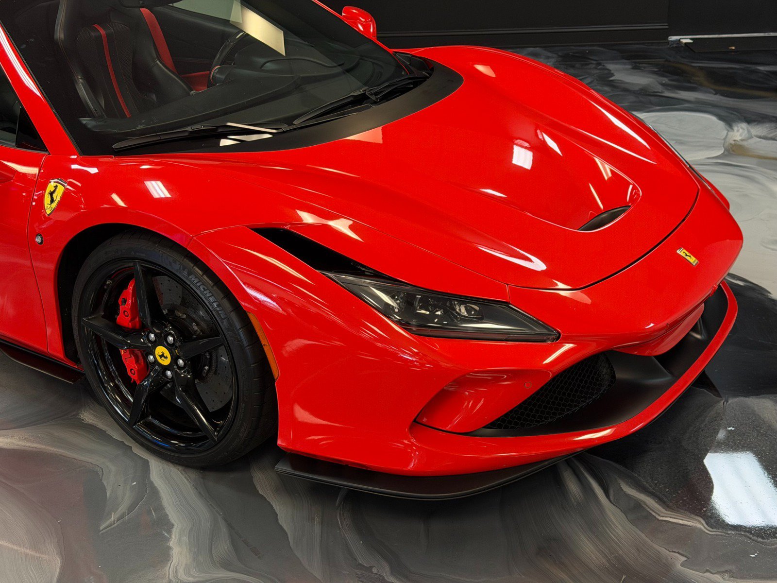 Used 2021 Ferrari F8 Tributo RWD image 3