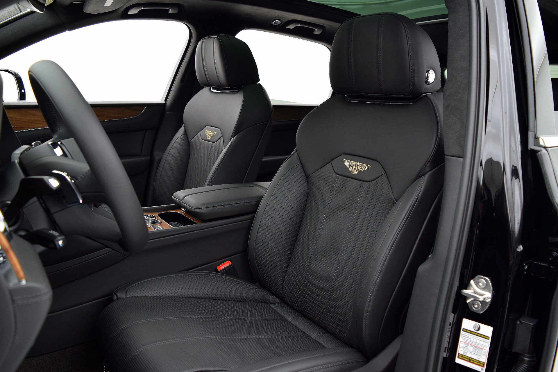 Certified 2021 Bentley Bentayga Plug-In Hybrid AWD/4WD image 19