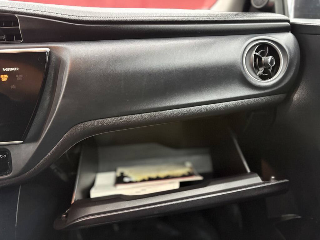 Used 2017 Toyota Corolla LE FWD image 19