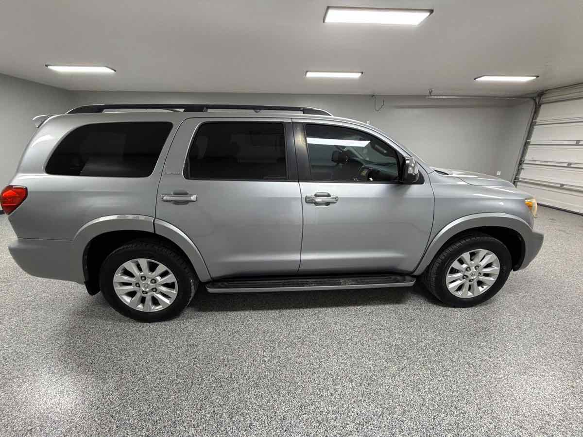 Used 2010 Toyota Sequoia Platinum RWD image 2