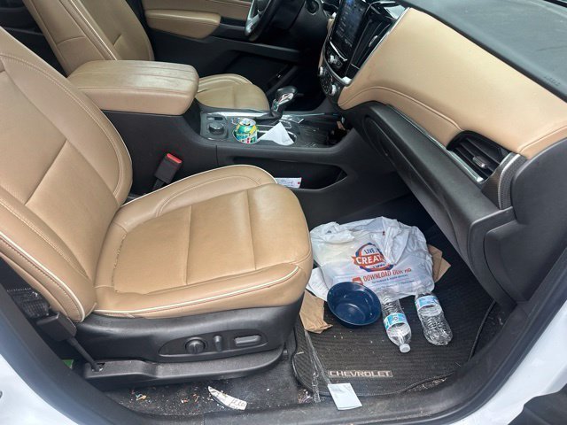 Used 2023 Chevrolet Traverse Premier FWD image 10