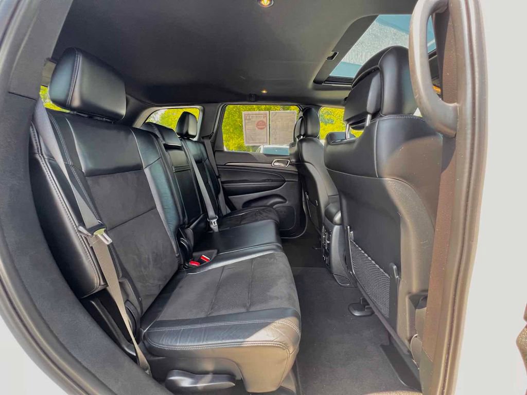 Used 2020 Jeep Grand Cherokee Altitude image 18