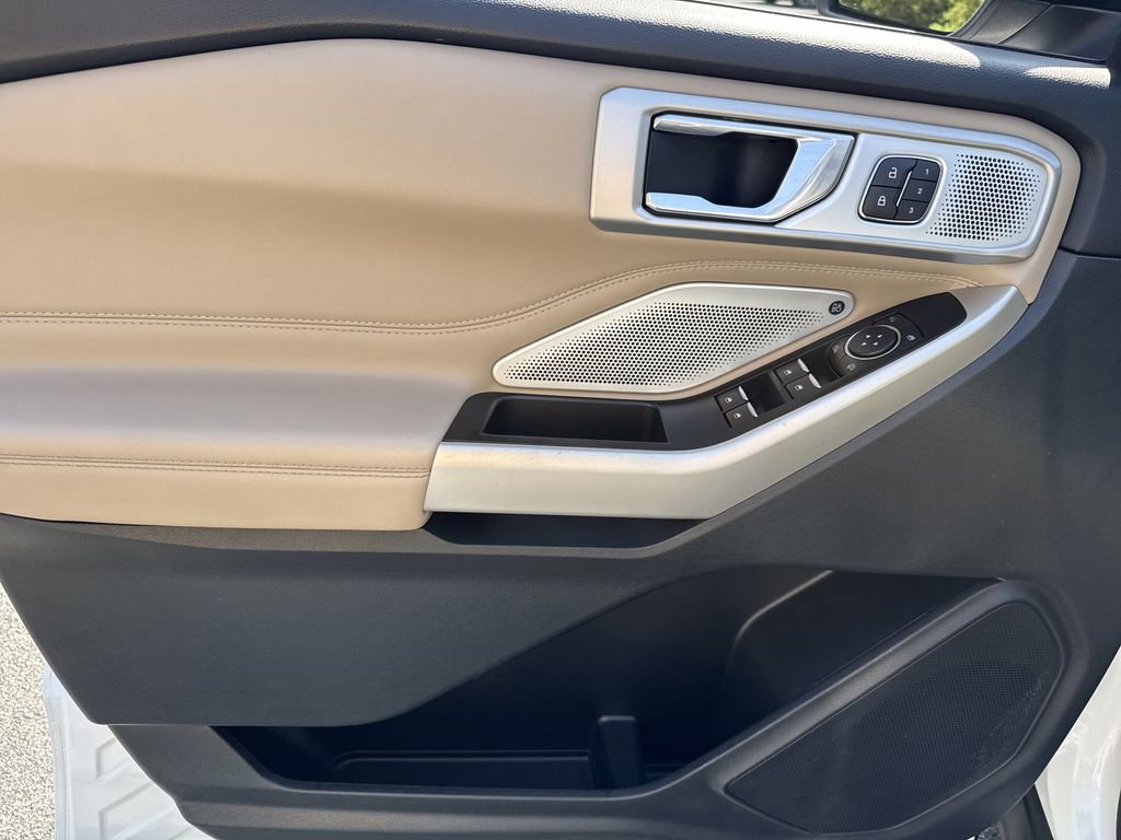 Used 2022 Ford Explorer Limited w/ Limited Technology Package AWD/4WD image 10