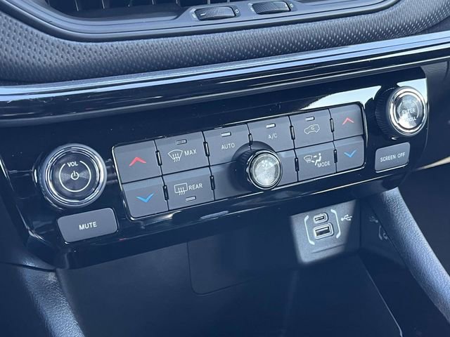 New 2026 Jeep Compass Latitude image 24