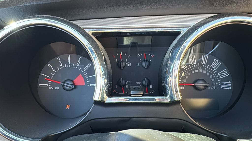 Used 2009 Ford Mustang GT Premium RWD image 15