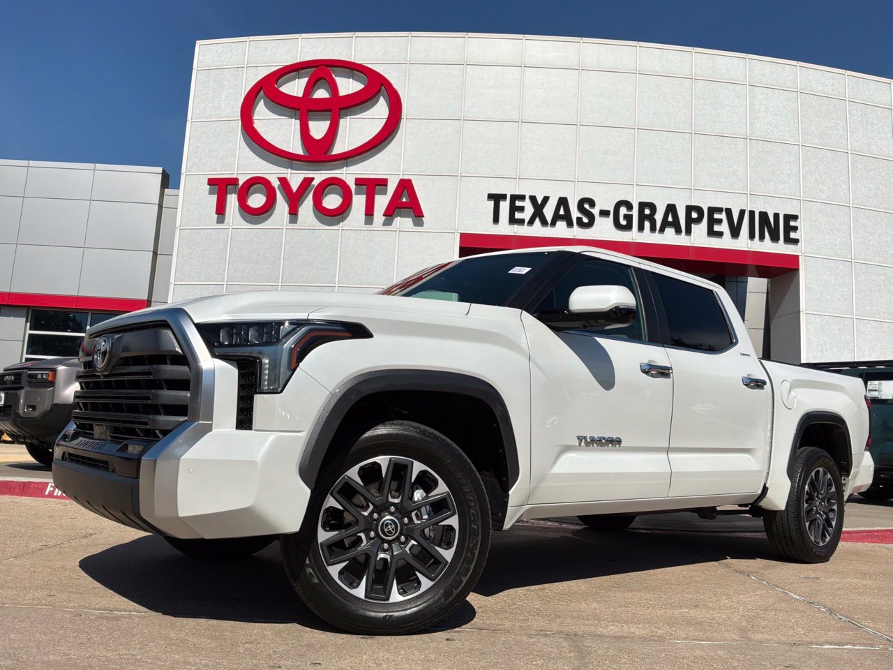 Used 2024 Toyota Tundra Limited AWD/4WD image 2