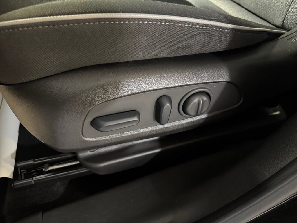 Used 2023 Chevrolet TrailBlazer LT w/ Convenience Package image 13