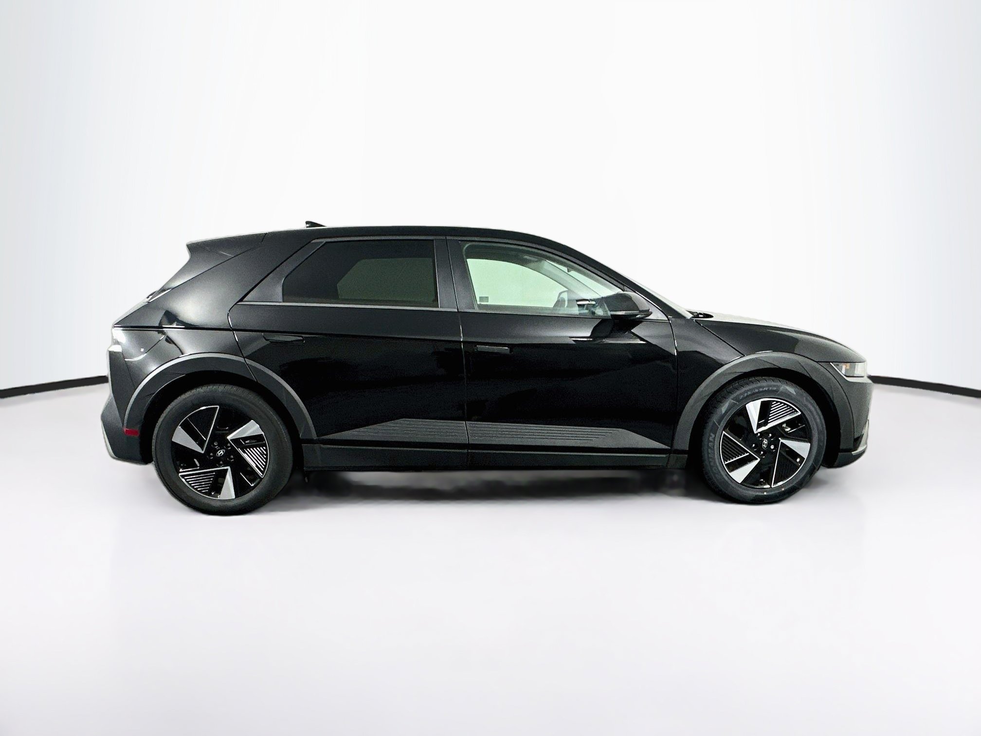 Used 2025 Hyundai Ioniq 5 SE RWD image 10