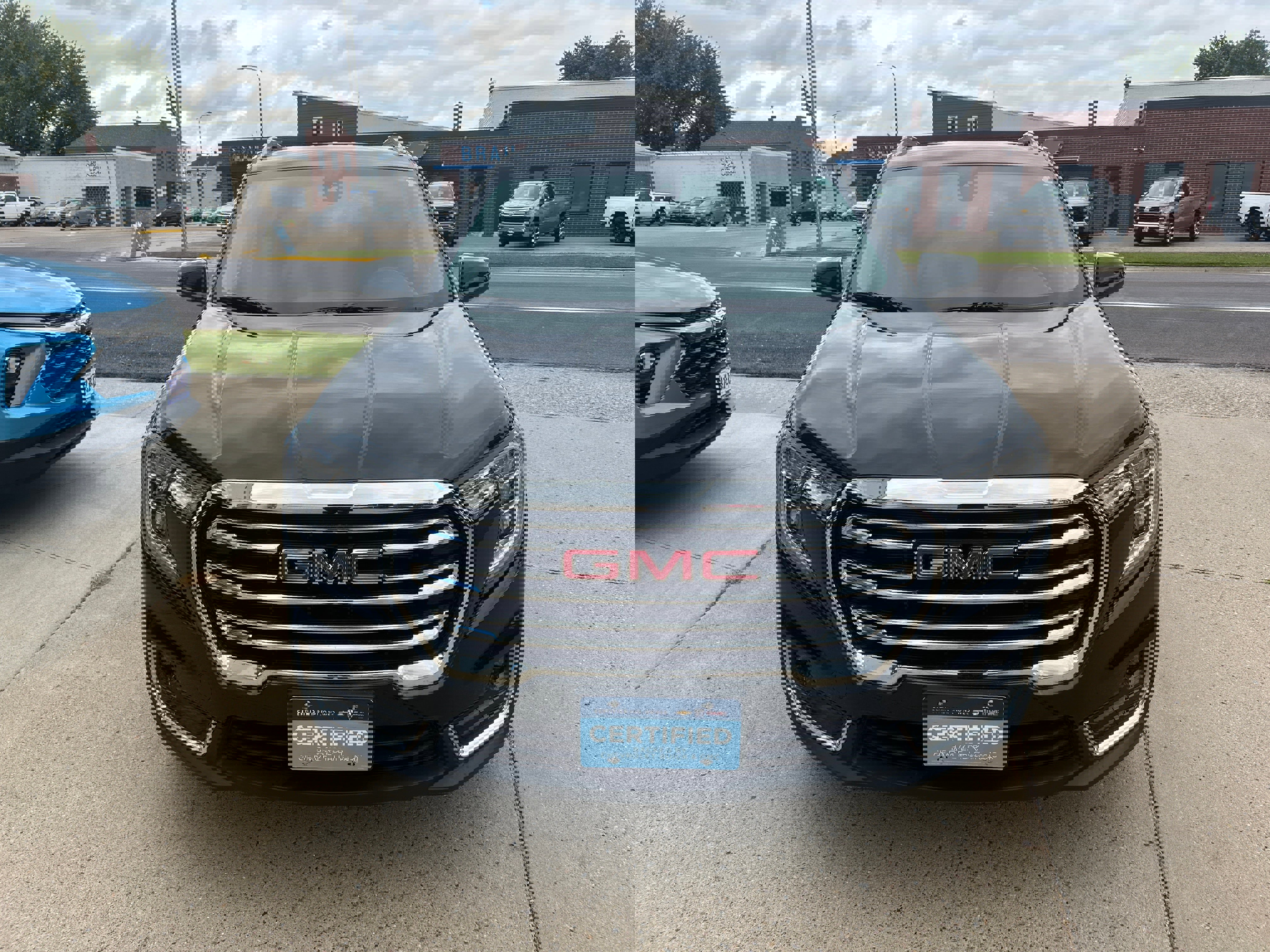 Certified 2024 GMC Terrain SLT image 3