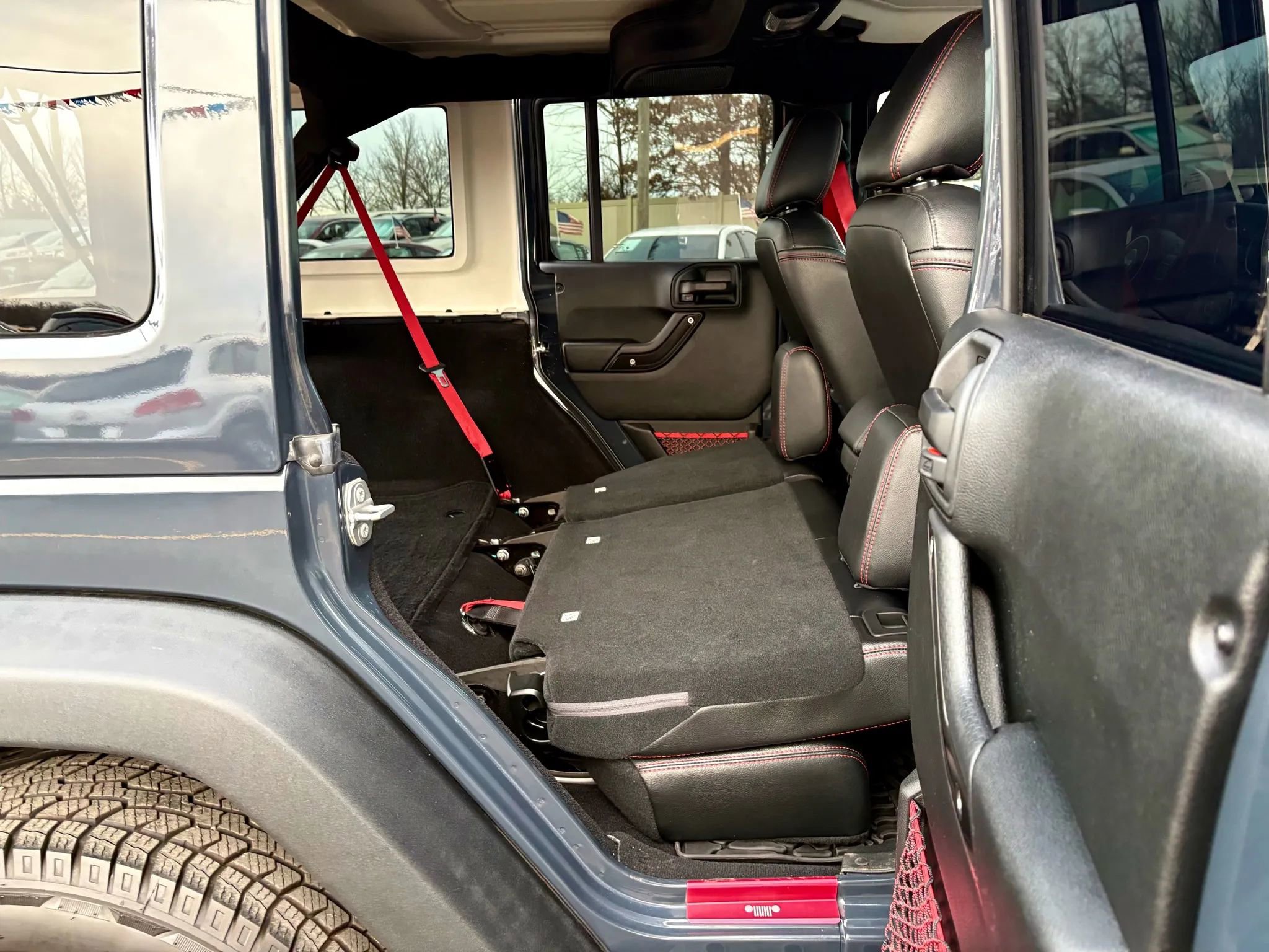 Used 2017 Jeep Wrangler Unlimited Rubicon image 27