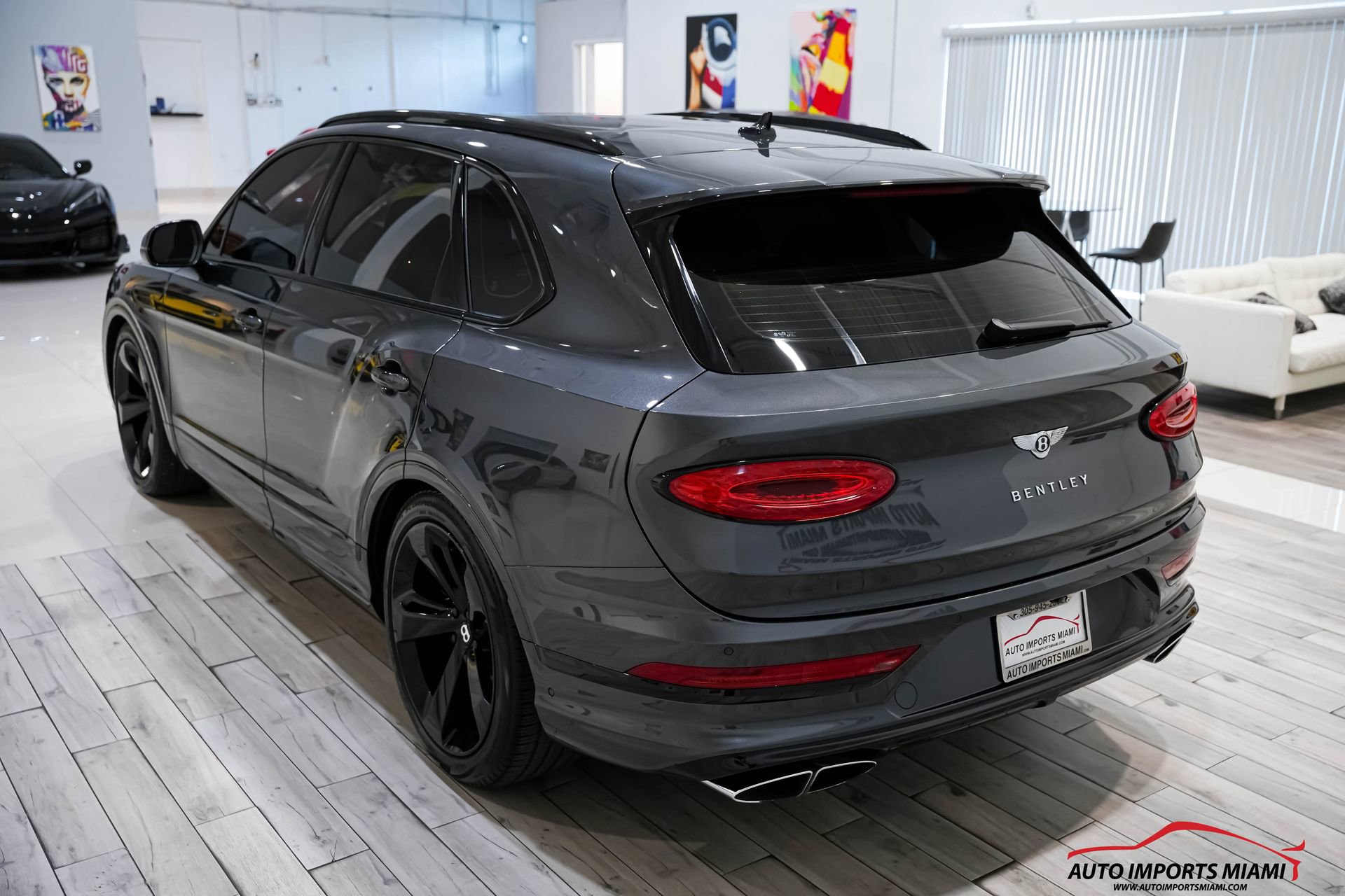 Used 2021 Bentley Bentayga AWD/4WD image 16
