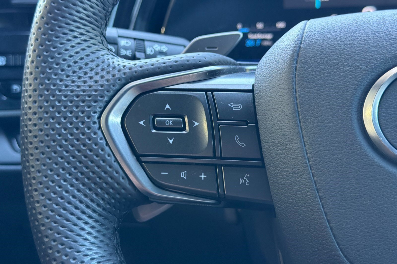 Certified 2026 Lexus TX 500h AWD w/ Technology Package image 31