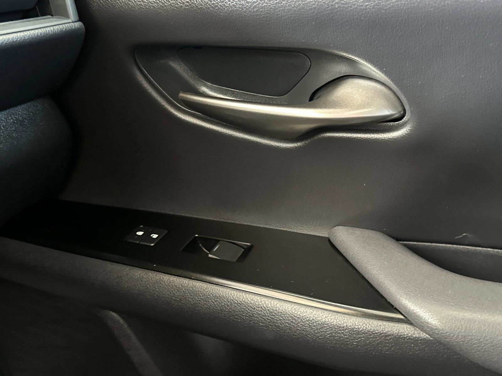 Used 2024 Lexus UX 250h FWD image 20