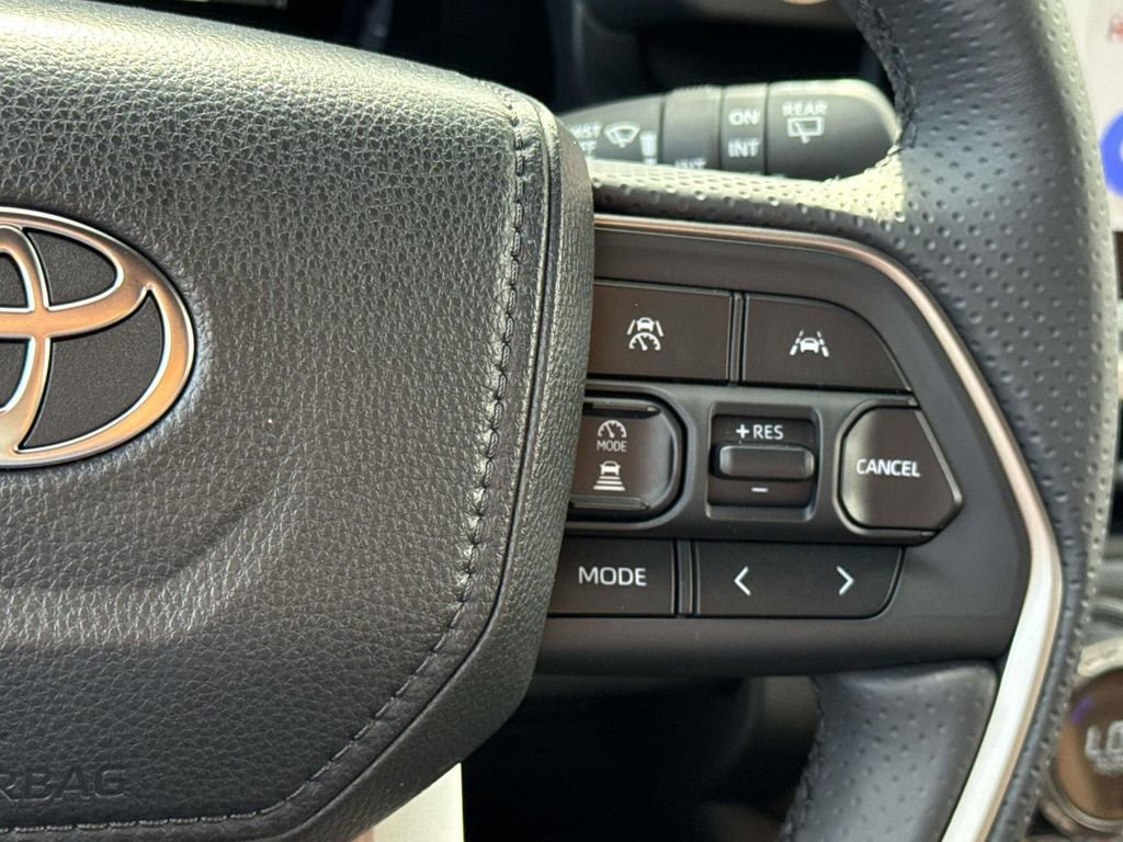 Used 2025 Toyota 4Runner Limited image 11