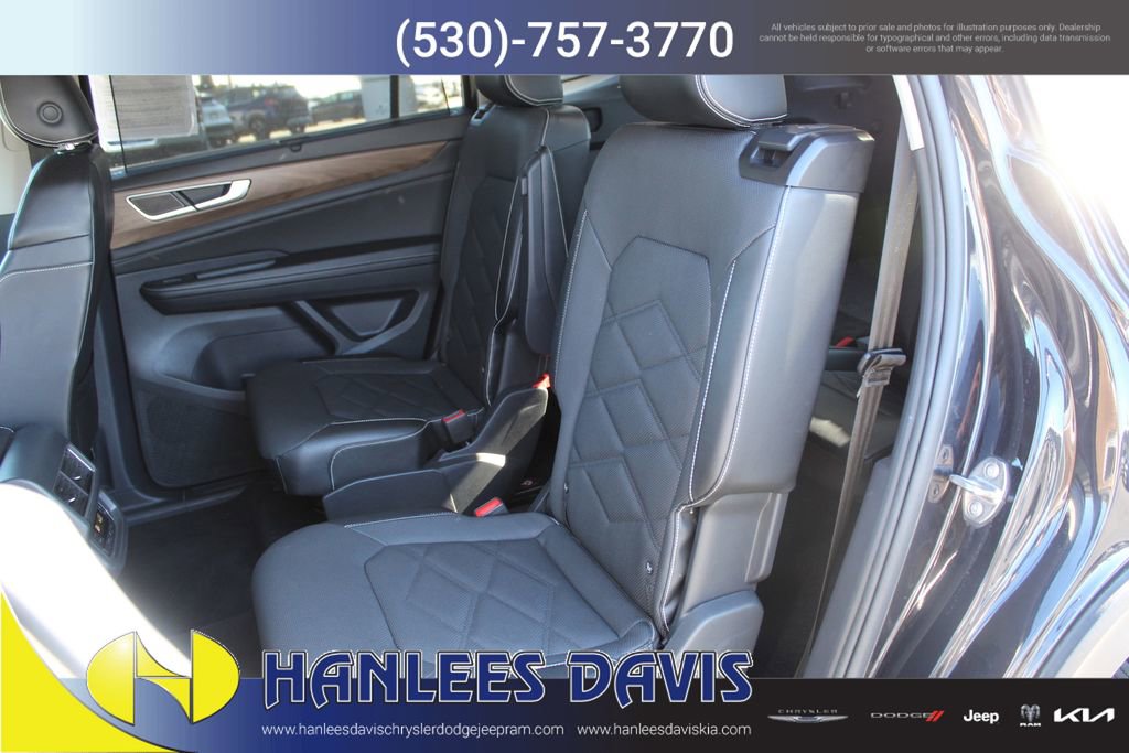 Used 2024 Volkswagen Atlas SE image 16