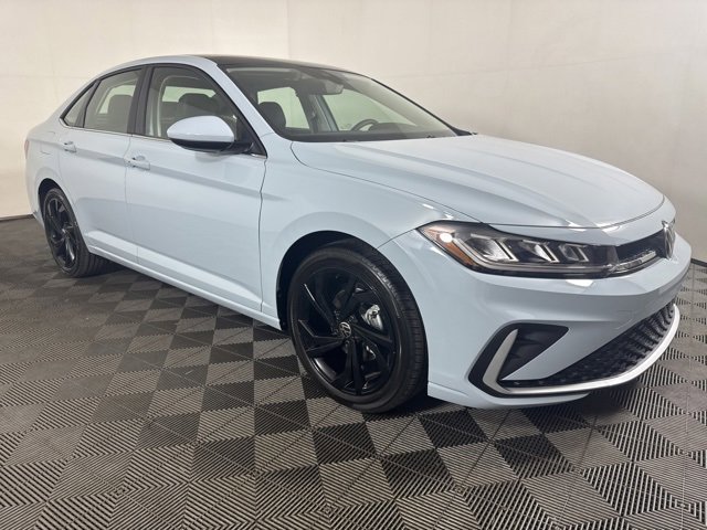 New 2025 Volkswagen Jetta SE image 1