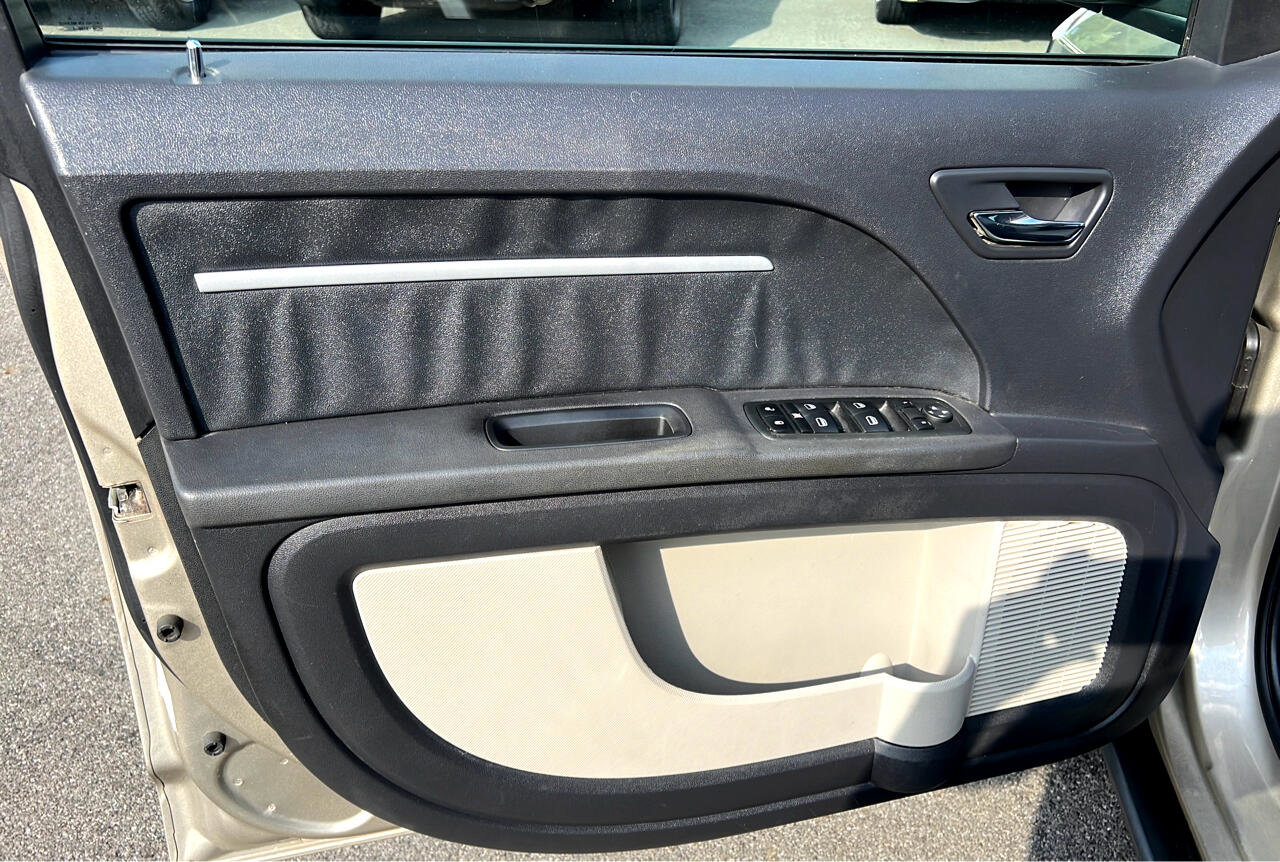 Used 2009 Dodge Journey SXT w/ Flexible Seating Group FWD image 10