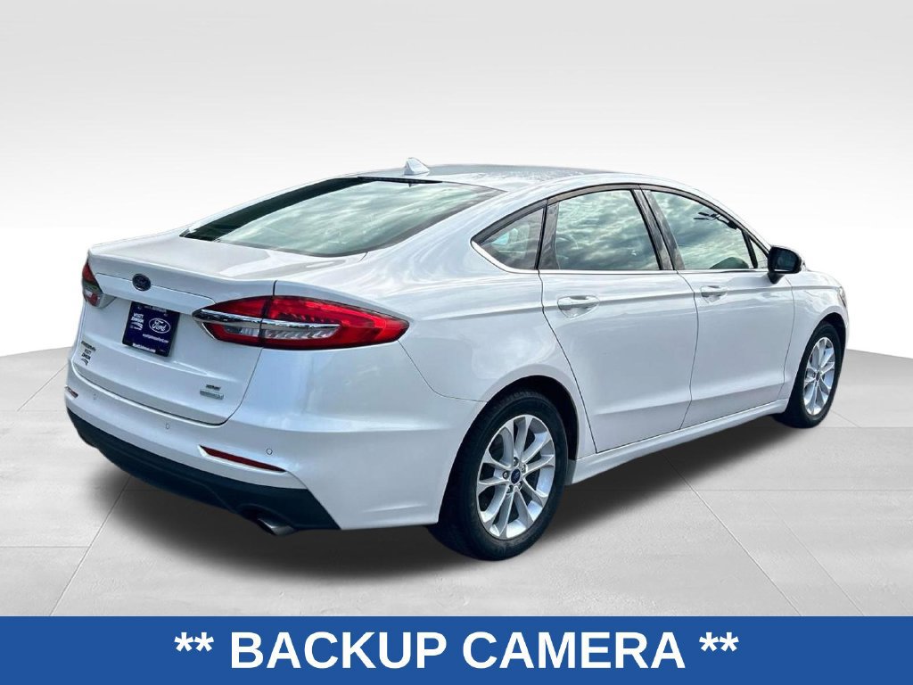 Used 2020 Ford Fusion SE FWD image 3