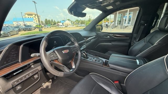 Used 2023 Cadillac Escalade ESV Premium Luxury AWD/4WD image 11