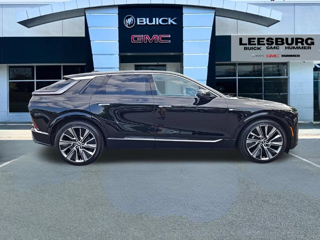 Used 2026 Cadillac Lyriq Signature Luxury w/ Nappa Leather Package AWD/4WD image 8