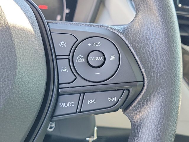 Used 2026 Toyota Corolla LE image 31