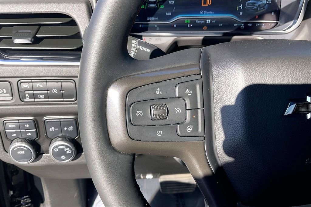 Used 2024 Chevrolet Suburban RST w/ Luxury Package AWD/4WD image 10