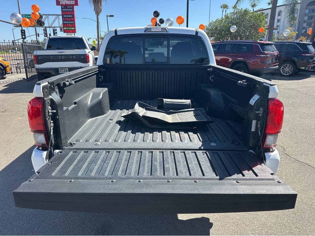 Used 2020 Toyota Tacoma SR AWD/4WD image 33