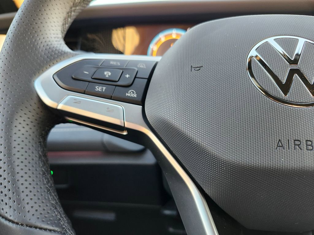 New 2026 Volkswagen Tiguan SE R-Line image 11