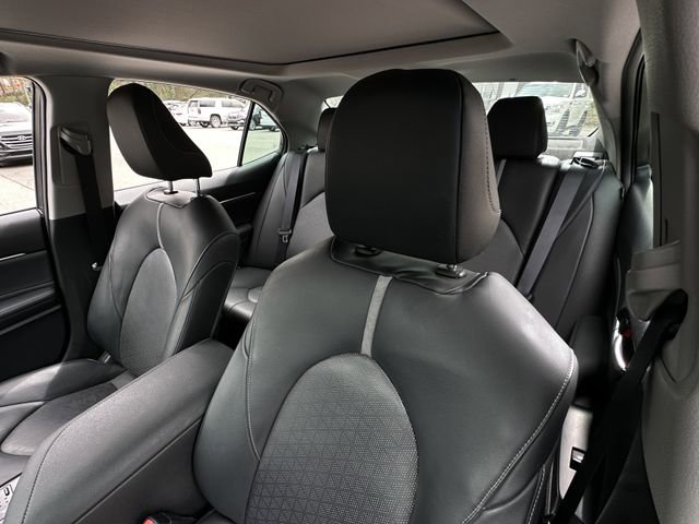 Used 2018 Toyota Camry XSE image 12