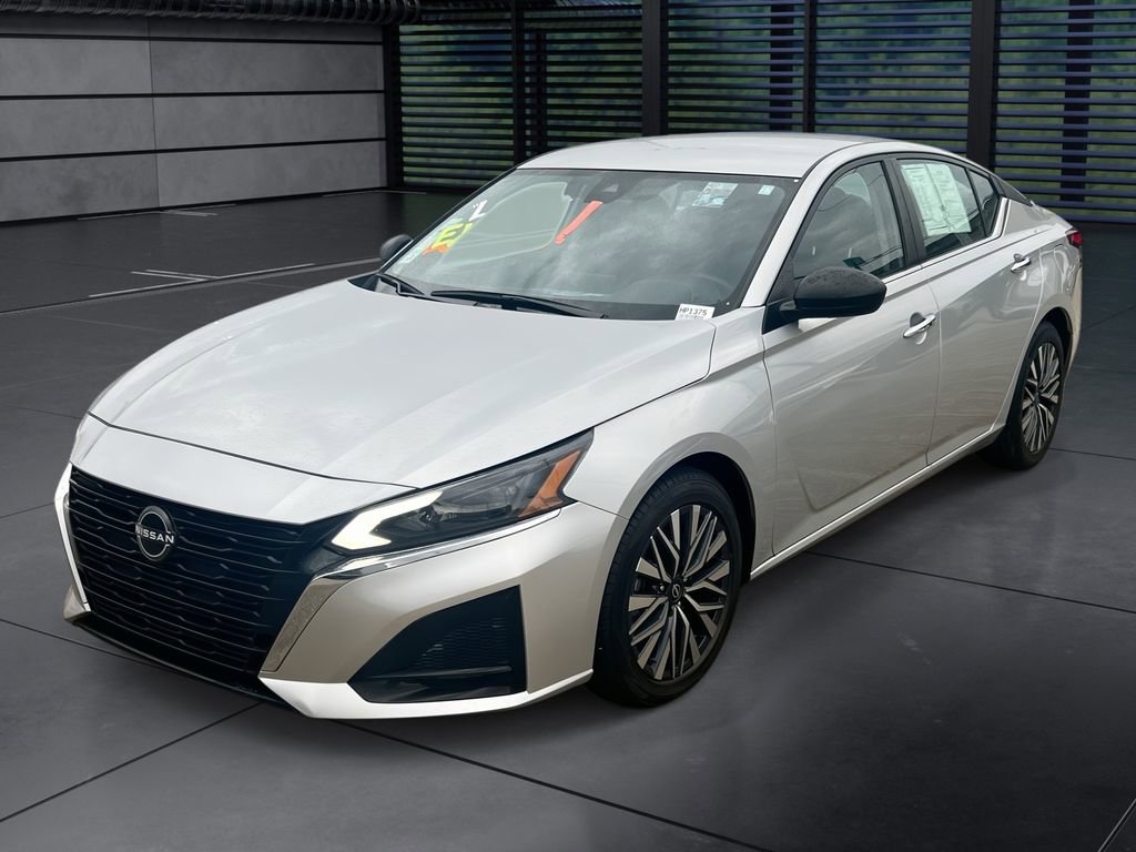 Used 2024 Nissan Altima 2.5 SV