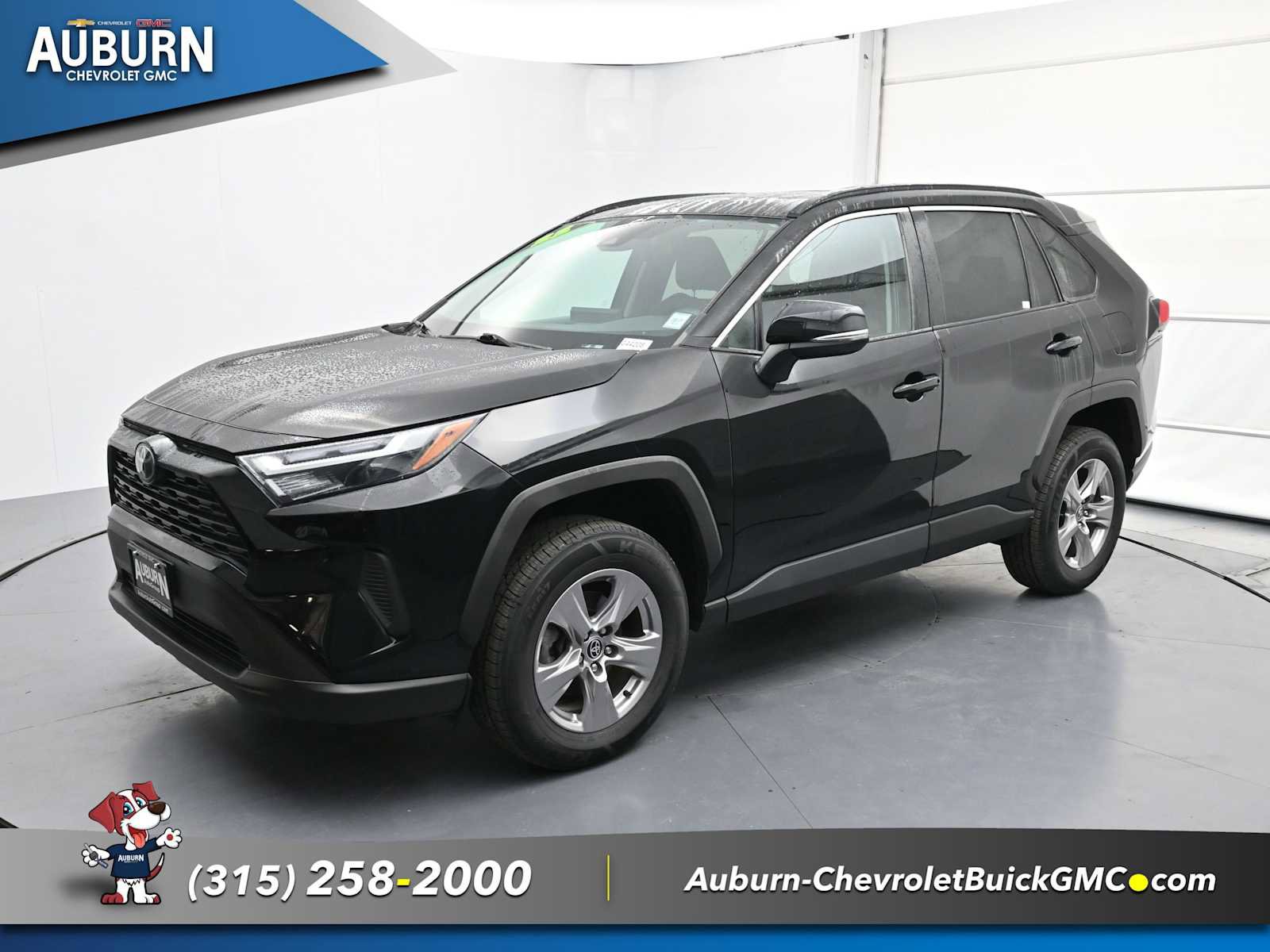 Used 2022 Toyota RAV4 XLE image 2