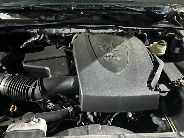 Used 2017 Toyota Tacoma SR5 image 8