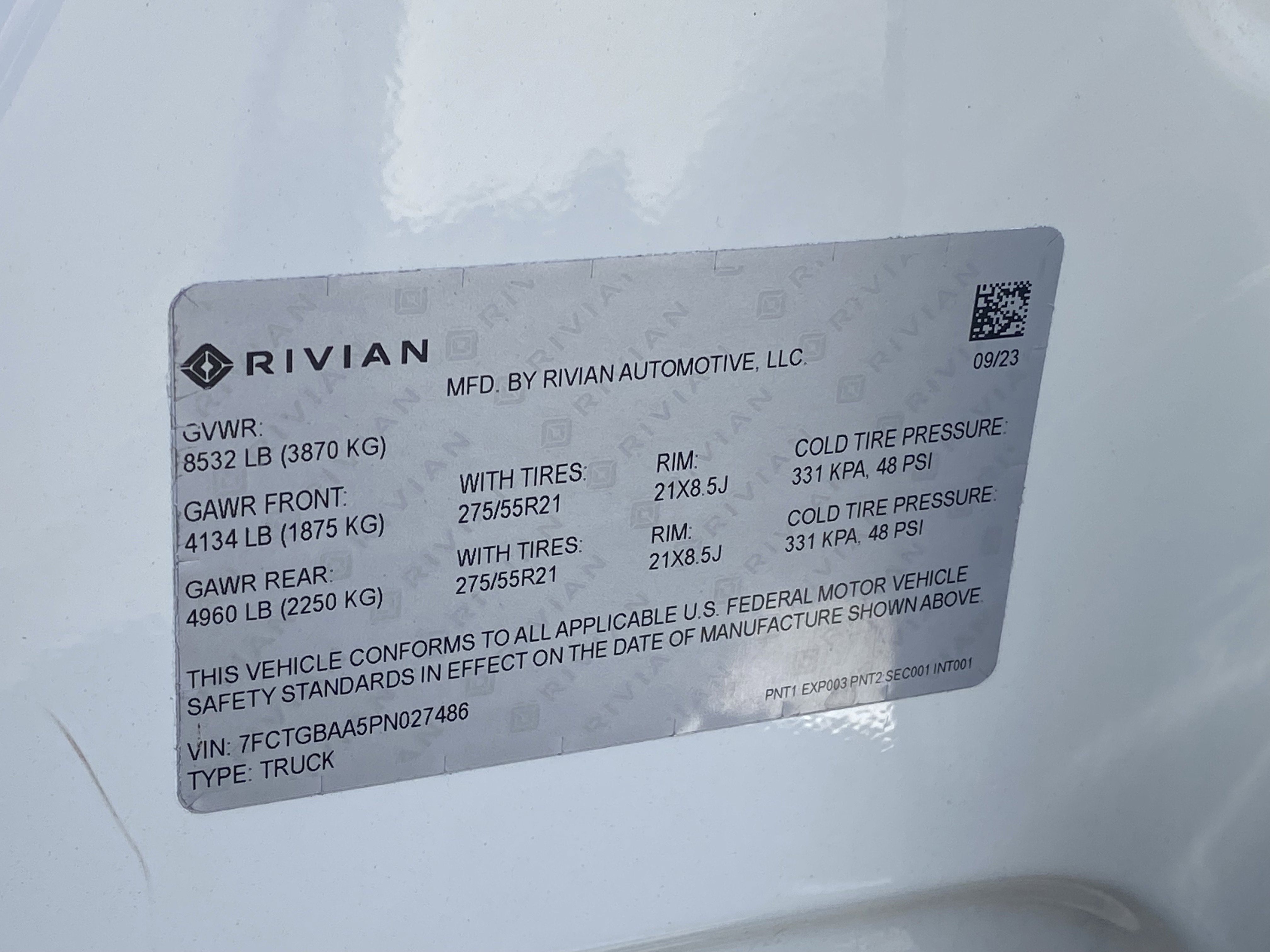 Used 2023 Rivian R1T Adventure image 9