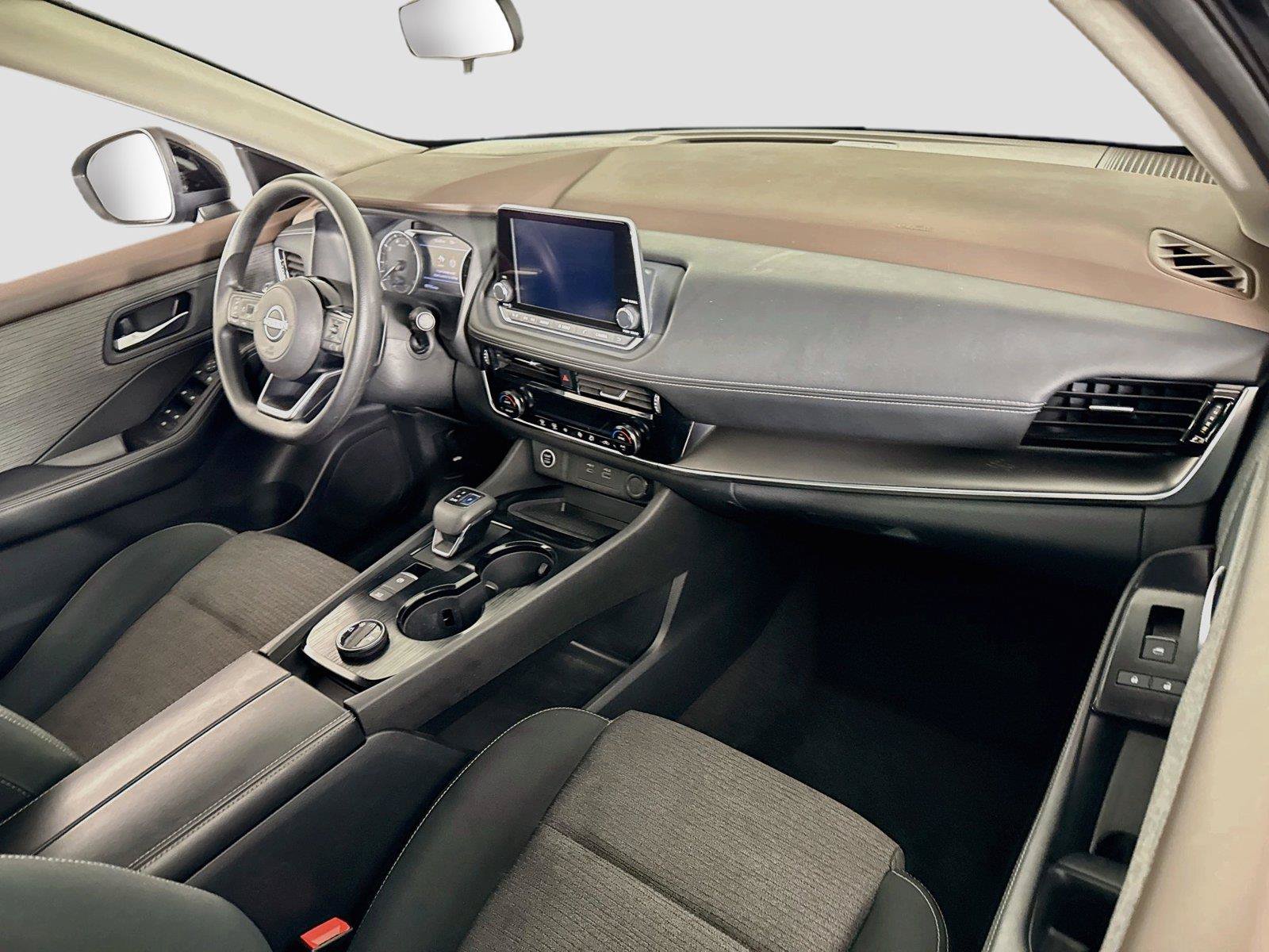 Used 2022 Nissan Rogue SV AWD/4WD image 19