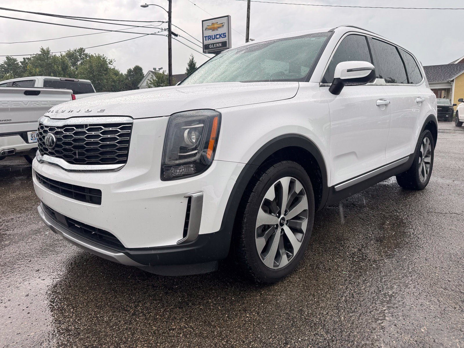 Used 2021 Kia Telluride S FWD image 2