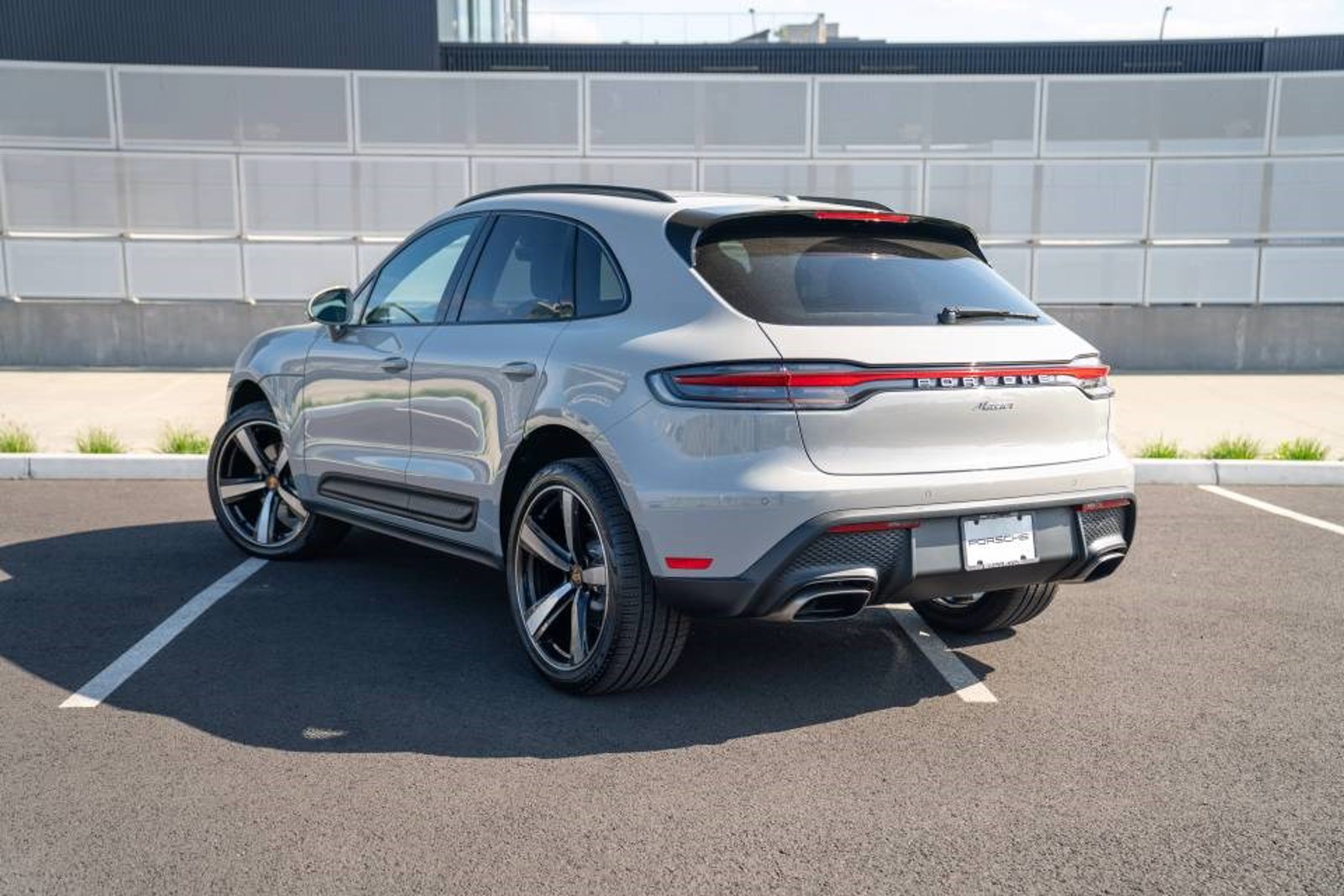 New 2026 Porsche Macan AWD/4WD image 3