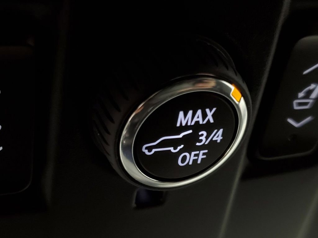 Used 2025 Chevrolet Tahoe Z71 w/ Comfort Package image 17