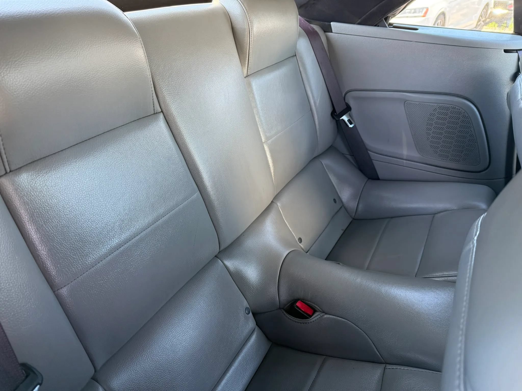 Used 2007 Ford Mustang Convertible RWD image 16