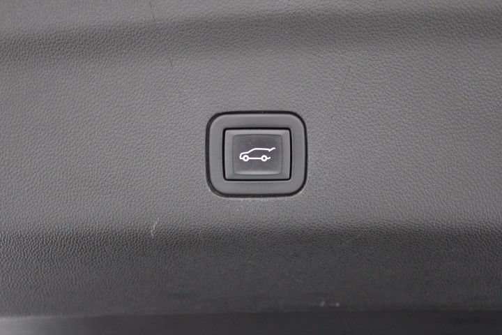 Used 2023 Chevrolet Tahoe RST w/ Luxury Package AWD/4WD image 17