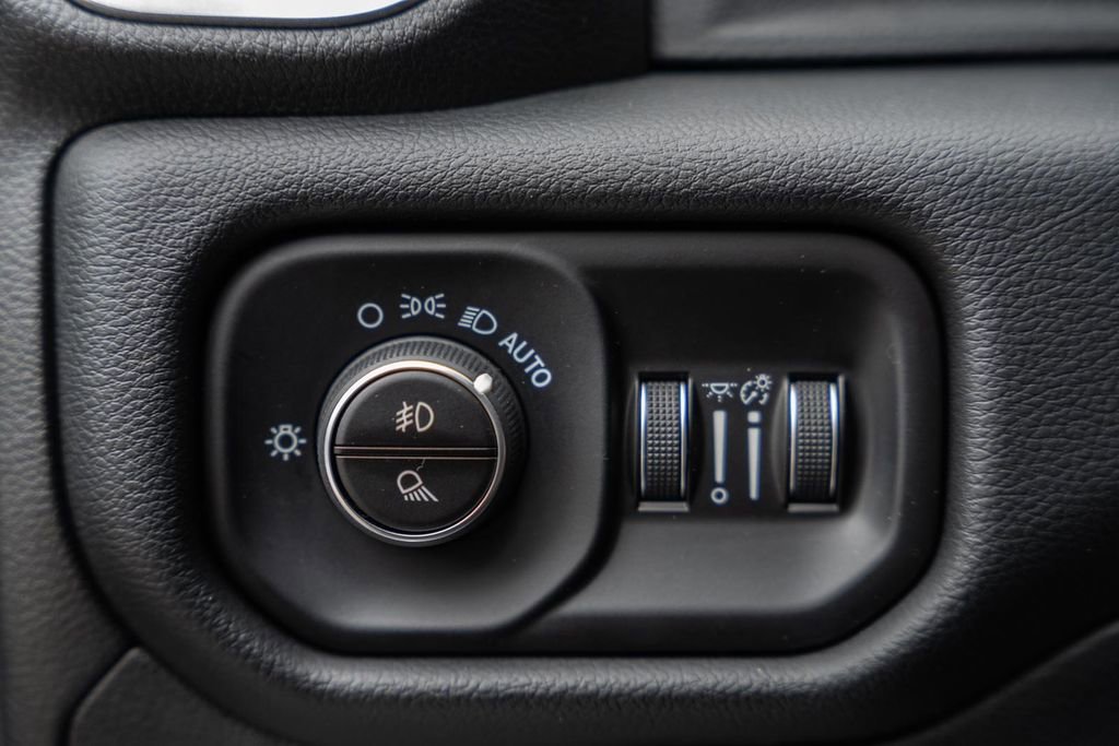 Used 2019 RAM 1500 Laramie image 54