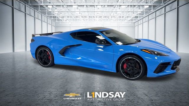 Used 2021 Chevrolet Corvette Stingray Premium Cpe w/ Z51 Performance Package image 3